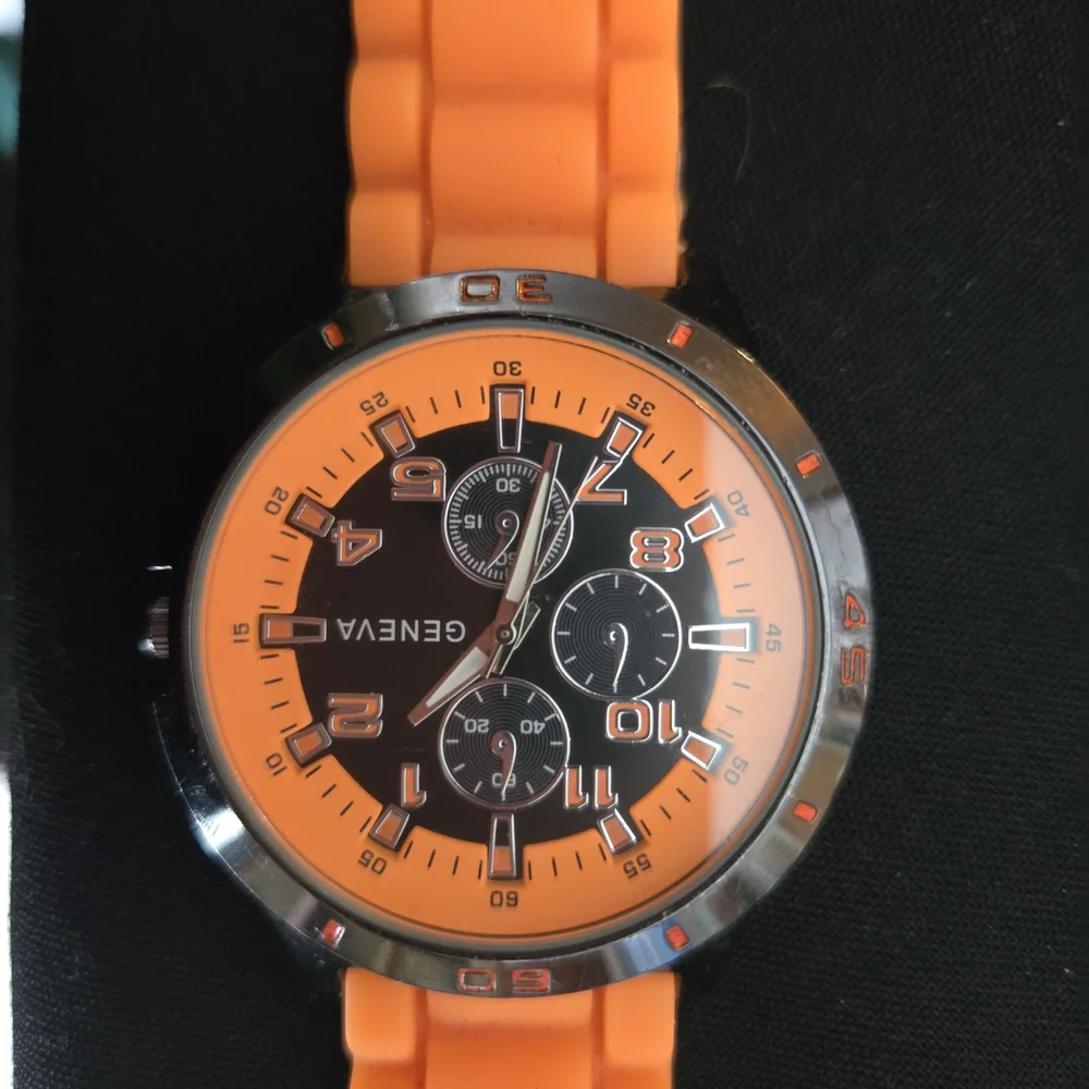 Geneva Vibrant Orange Smartwatch